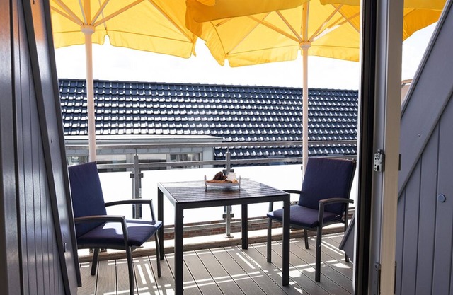 Completed in early 2017, this 80 sqm penthouse apartment in Norddeich's prime location is certainly one of the most beautiful (vacation) apartments on the entire North Sea coast.