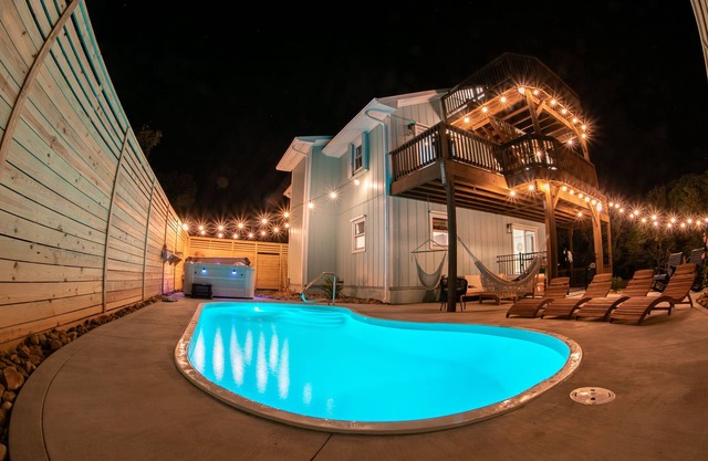 Completely Renovated, Ocean View, Private Heated Pool and Hot Tub!