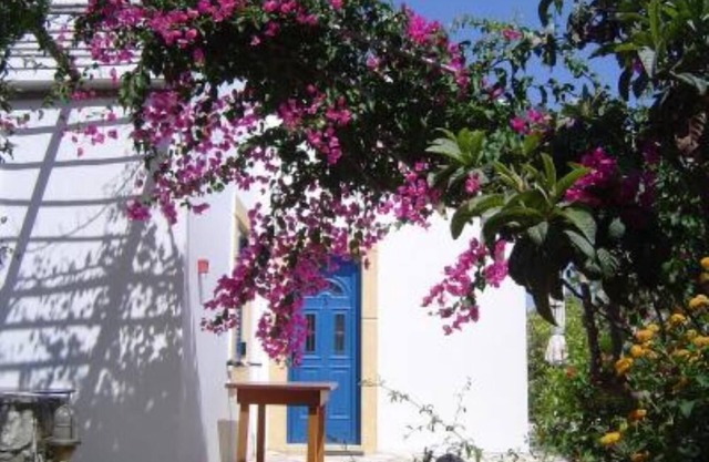 Complex of apartments & studio, full-equipped, in a large, beautiful garden
