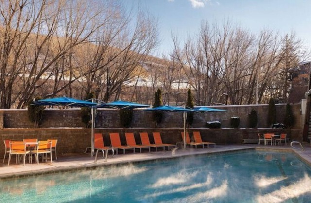 condo aprox 1000 sq feet Marriott resort