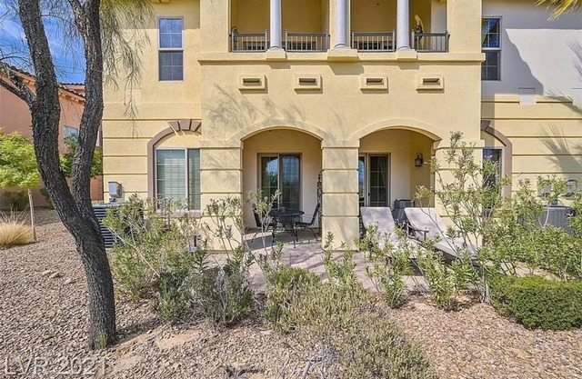 Condo at Prestigious gated V community