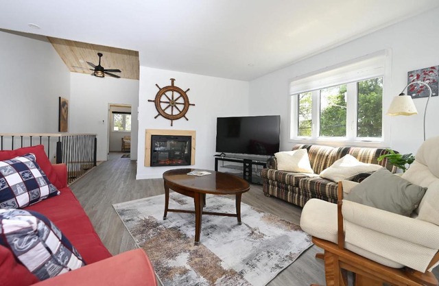 Condo Bord de fleuve Piscine - Les Voitures d'Eau