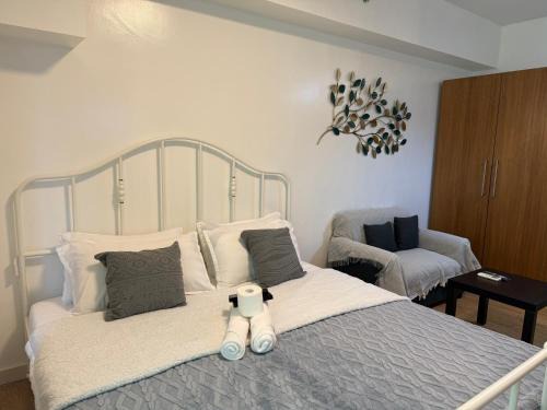 Condo in 8 ADRIATICO for Short-stay near UP Manila St Lukes & US Embassy