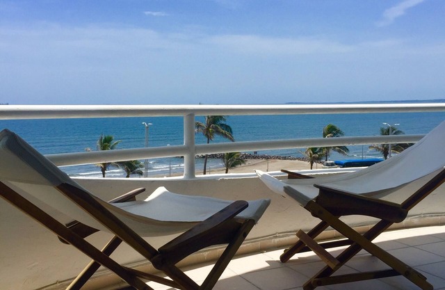 Condo in front of ocean with pool and ocean view and in front of the beAch