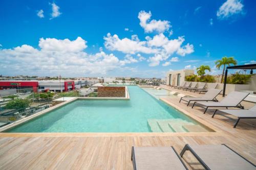 Condo Veronica - Comfortable 2 bedroom with rooftop gym and pool
