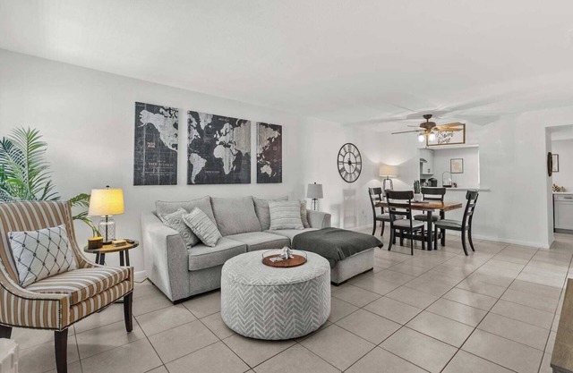 Condo With Heated Pool, Beaches Only Minutes Away