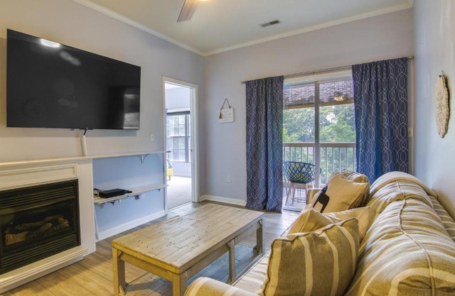 Condo with Pool Access about 2 Mi to Rehoboth Beach!