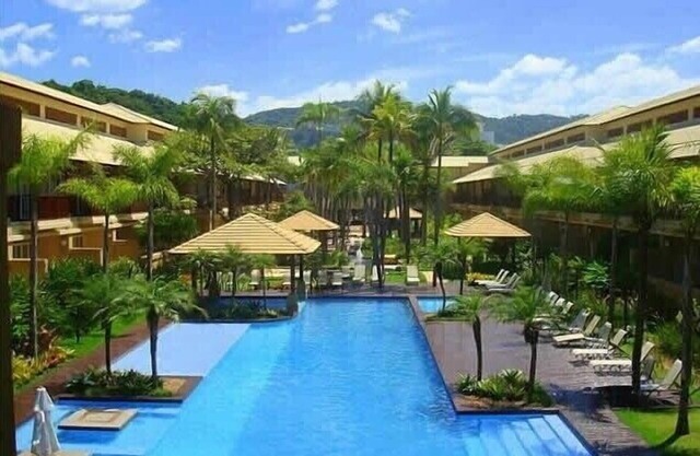 Condominium on the sand in Guarujá SP. Comfort and beautiful photos guaranteed!