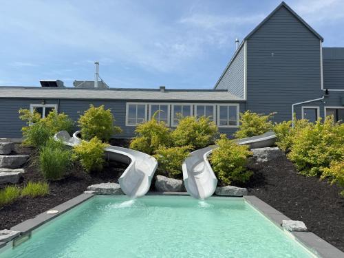 Condos Vacances MSA - incluant piscine et spas extérieurs chauffés à L'ANNÉE!