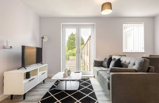 Contemporary 2 Bedroom Home in York