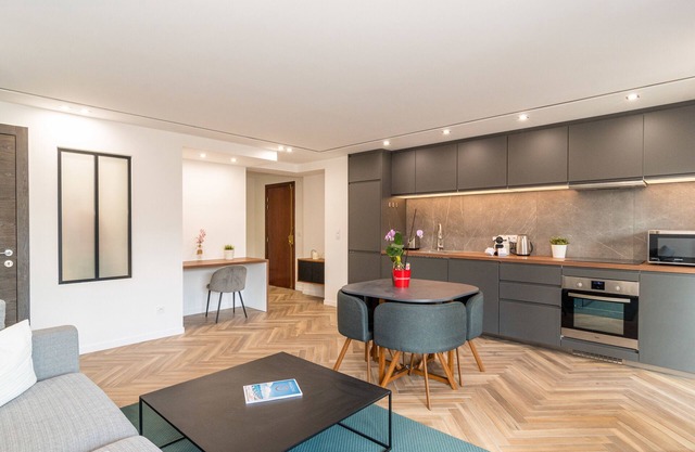 Contemporary 4* 2BR garden view Palais Croisette 5mn Cannes Olam Properties