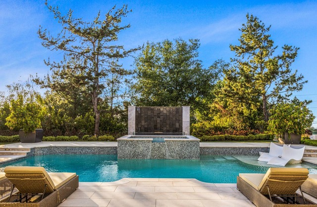 Contemporary 5 Bed Villa | Gated | Pool | jacuzzi
