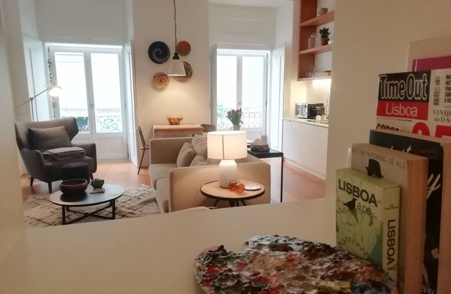 Contemporary and charming flat just behind Time Out Food Market (Very Central)