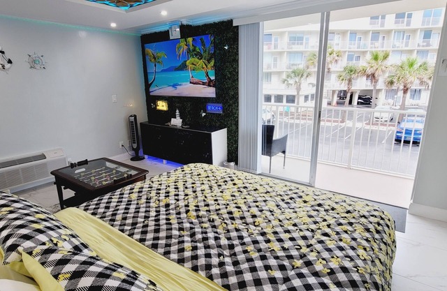Contemporary Beachside Condo