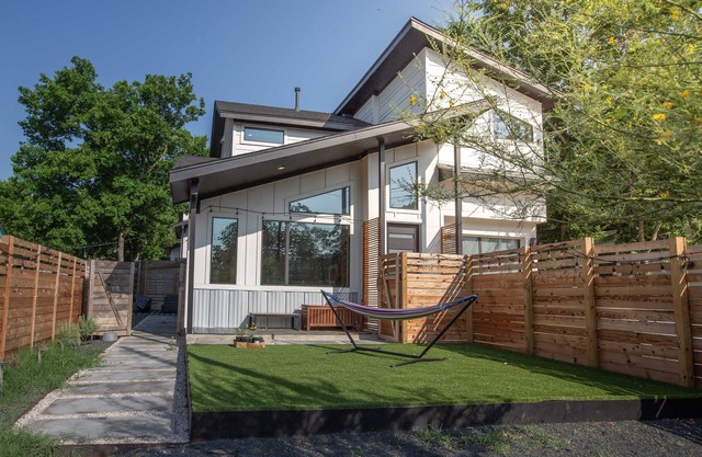 Contemporary Central Austin House w/Tesla Charger and Outdoor Grill