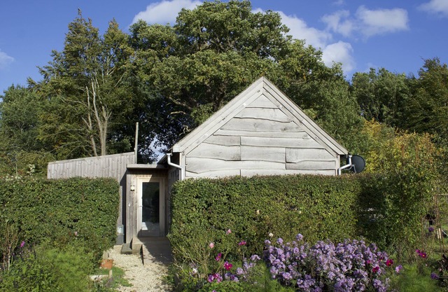 Contemporary rural cabin in the Cotswolds