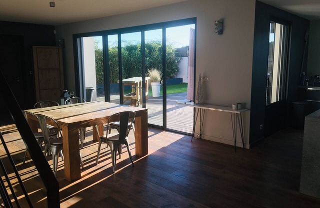 Contemporary villa just outside Montpellier