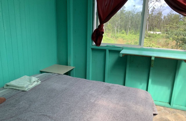 Convenient comfortable studio in peaceful tropical forest G7
