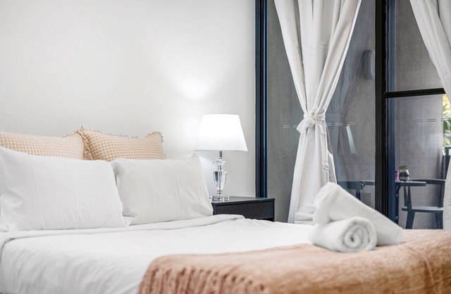 Convenient Modern 2bed Apt Near Airport