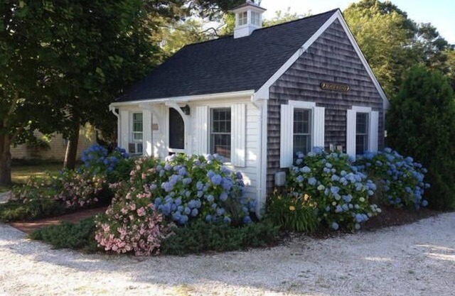 Convenient to all amenities and beaches in Chatham