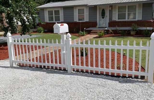 Conveniently located 2brm/1bt Home