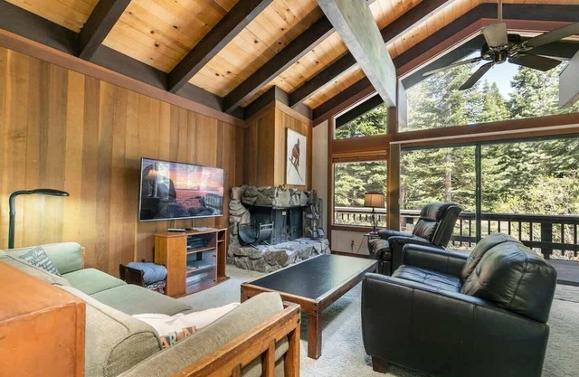 Conveniently Located Chinquapin Townhome | Unit 84