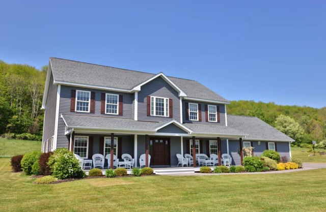 Coop Diamonds Sunrise Estates V - Private bathrooms, Heated Pool, 5 miles to DP