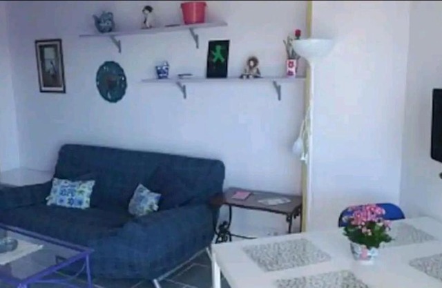 Coqueto estudio frente al mar.