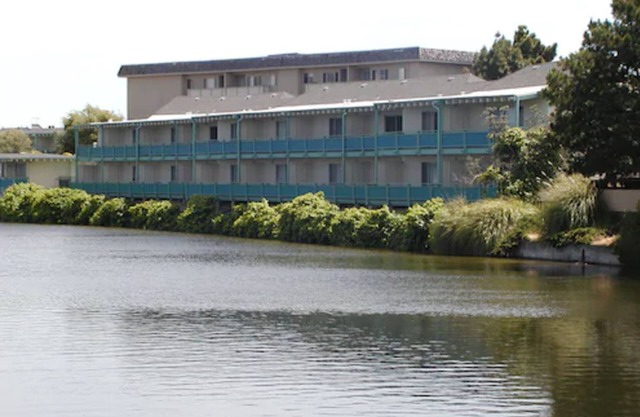 Coral Reef Inn & Suites