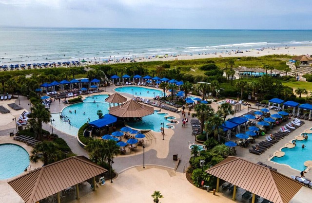 Coral Sunset. Quiet Townhome with Resort Access, Amenities Galore!