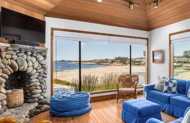 Corcoran Beachhouse - Stunning ocean views!