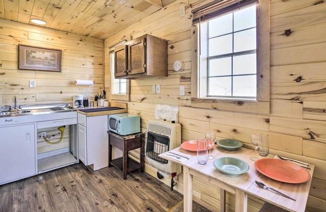Cortez Studio ~ 12 Mi to Mesa Verde National Park!
