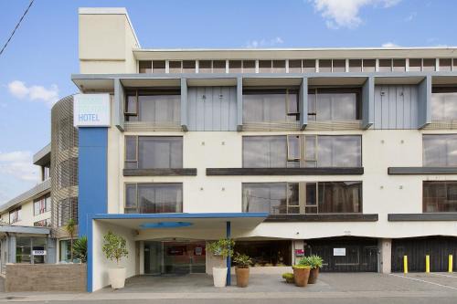 Cosmopolitan Hotel and Apartments