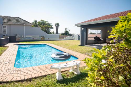 Cosy 2 bedroom Cottage Durban north, swimming pool,dstv