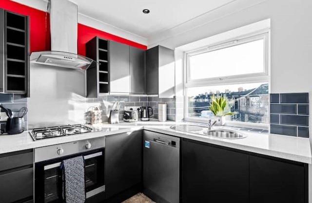 Cosy 2 Bedroom Flat in East Ham, Close to Excel