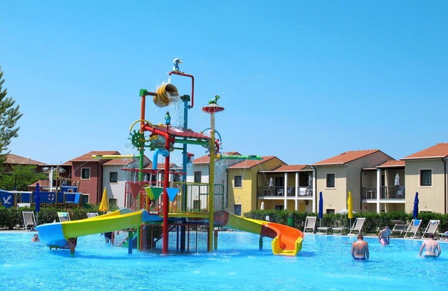 Cosy apartment for 6 people with A/C, pool, WIFI, TV, terrace and parking