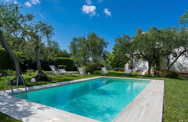 Cosy apartment in villa for 8 guests with WIFI, pool, TV, patio, pets allowed and panoramic view