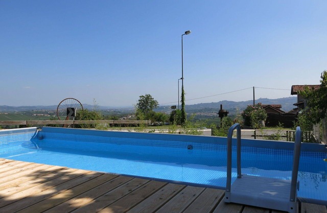 Cosy apartment for 2 guests with pool, WIFI, TV, patio and pets allowed