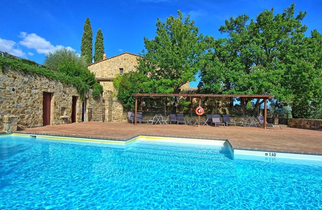 Cosy apartment for 3 people with pool, A/C, TV, pets allowed and panoramic view