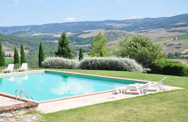 Cosy apartment for 4 guests with pool, WIFI, TV, pets allowed and panoramic view