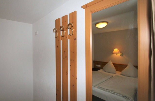 Cosy apartment for 4 guests with pool, WIFI, TV, balcony and pets allowed