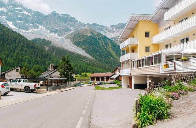 Cosy apartment for 4 people with WIFI, TV, terrace, pets allowed and panoramic view
