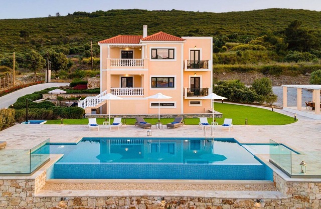 Cosy apartment for 4 people with pool, A/C, WIFI, TV, balcony, panoramic view and parking