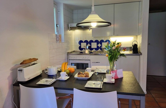 Cosy apartment for 5 people with pool, WIFI, TV, patio and pets allowed