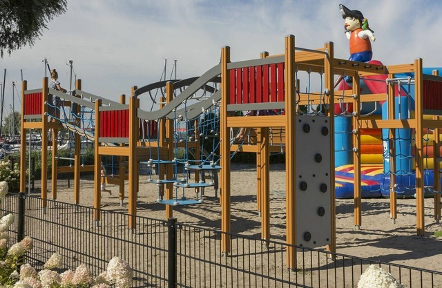 Cosy apartment for 6 people with WIFI, TV, terrace and parking