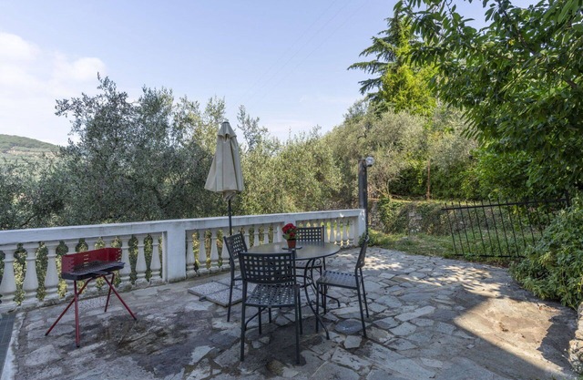 Cosy apartment for 12 people with WIFI, pool, balcony, pets allowed, panoramic view and parking
