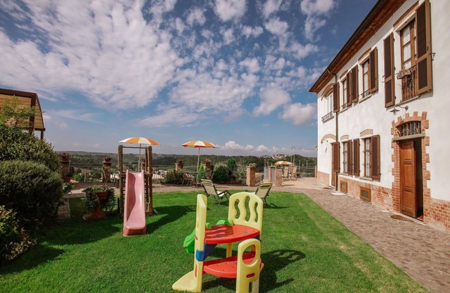 Cosy apartment for 4 guests with WIFI, pool, A/C, TV, patio and pets allowed