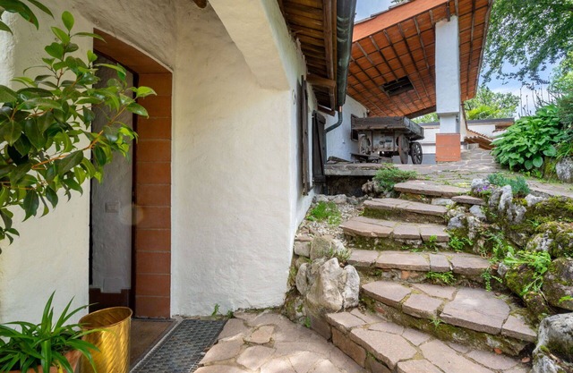 Cosy apartment in villa for 6 guests with TV, terrace and pets allowed