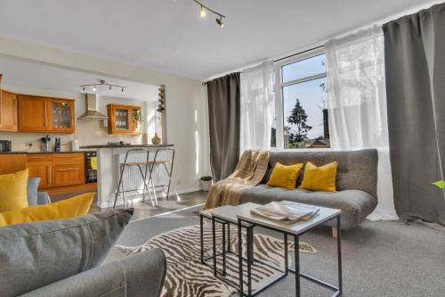 Cosy apartment with free parking