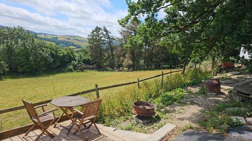 Cosy Caravan Walkers Ramblers Fishermen Cyclists